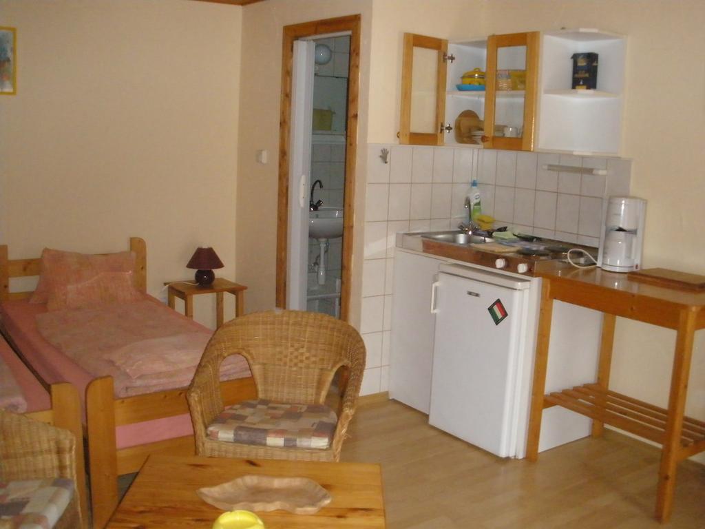 Emilia Apartmanhaz Hévíz 객실 사진