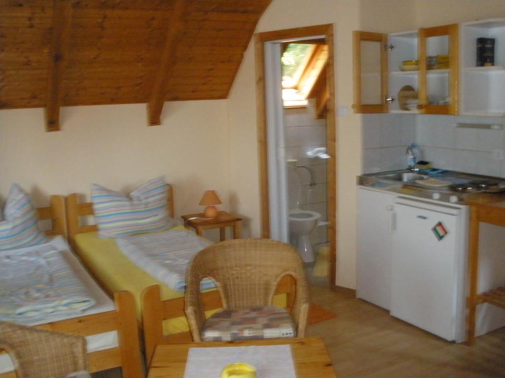 Emilia Apartmanhaz Hévíz 객실 사진