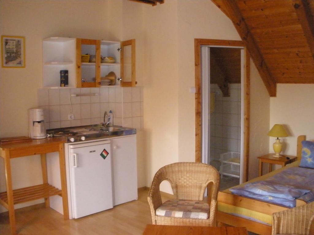 Emilia Apartmanhaz Hévíz 객실 사진